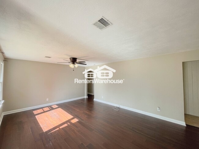 Building Photo - 3904 S Rd