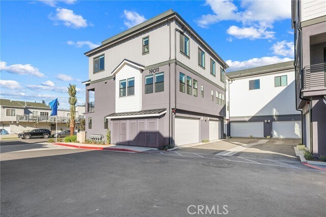 Building Photo - 19011 Main St