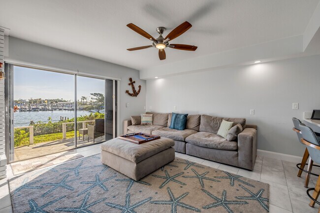 Building Photo - 129 Lagoon Ct