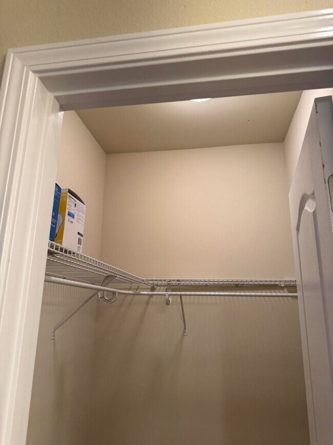 Building Photo - 156 Creve Core Dr