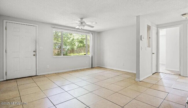 Building Photo - 5758 Newberg Ln