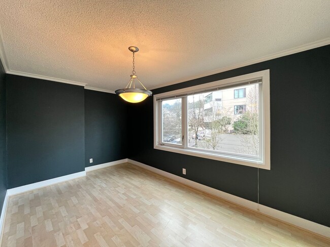 Building Photo - 2Bed 2Bath Condo in Goose Hollow - Garage ...