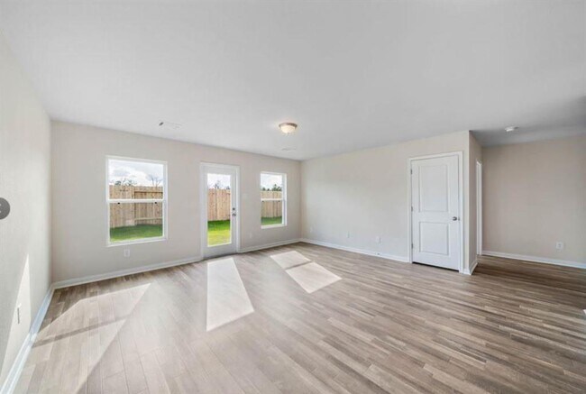 Building Photo - 15708 Del Norte Dr