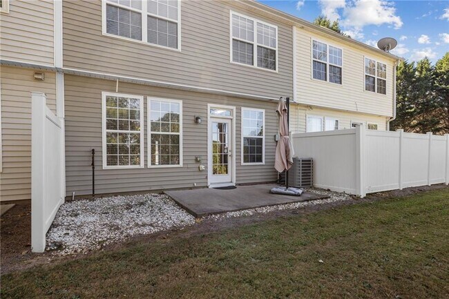 Building Photo - 1558 Paramount View Trace NE