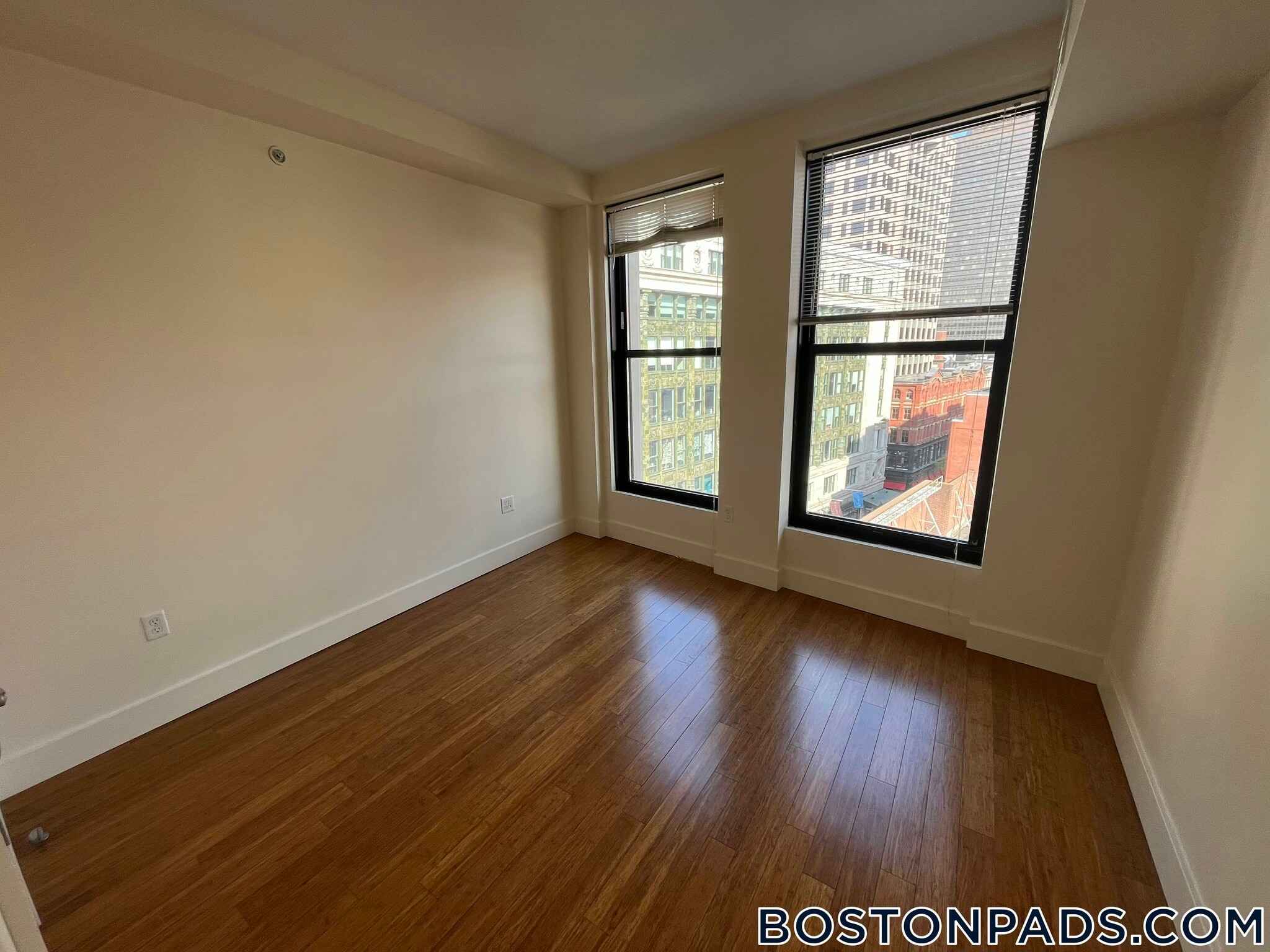 Building Photo - 8 Winter Pl