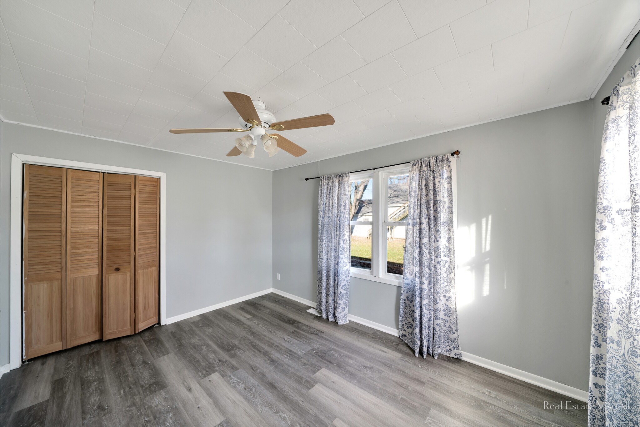 Building Photo - 303 S East St