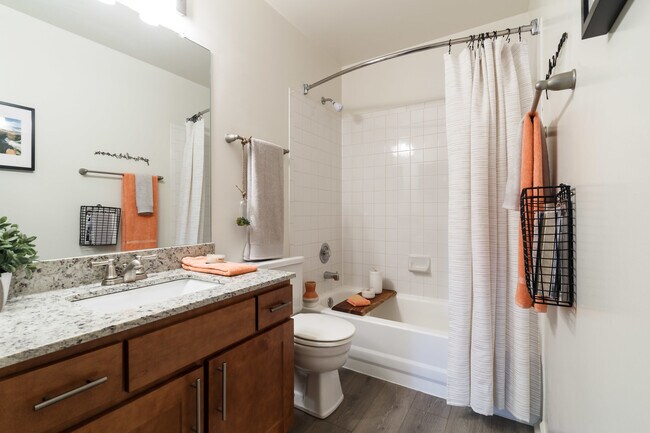 Building Photo - 1660 Buttonwood Cir