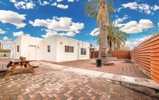 Building Photo - 415 E 23rd St