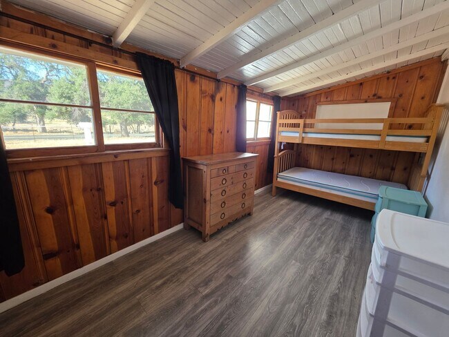 Building Photo - MOVE-IN SPECIAL!! $250 off your first months rent- Spacious Farmhouse Living with Open-Concept De...