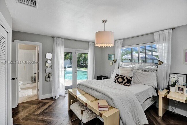 Building Photo - 2080 NE 65th St