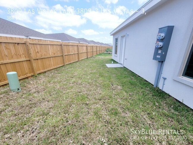Building Photo - 3809 Las Vistas Ln