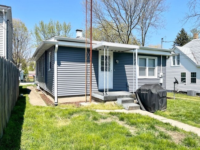 Building Photo - East Side Gem – Spacious 2BR Home with 2 C...