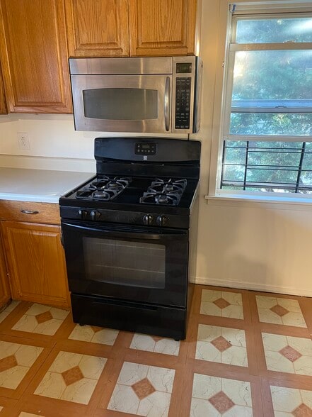 Building Photo - 34 Avenue A