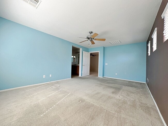 Building Photo - 3 BEDROOM + LOFT HOME IN GATED COMMUNITY I...