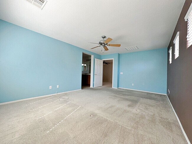 Building Photo - 3 BEDROOM + LOFT HOME IN GATED COMMUNITY IN NORTHWEST