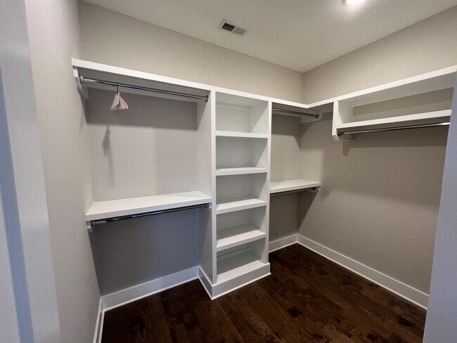 Building Photo - 1436 Ann St