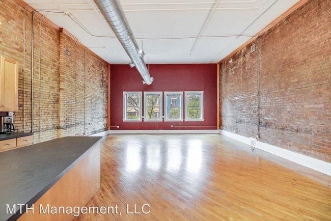 Building Photo - 3 br, 2 bath Apartment - 109 S Washington