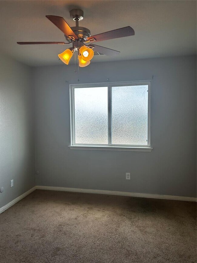 Building Photo - 150 Gambel Oak Way