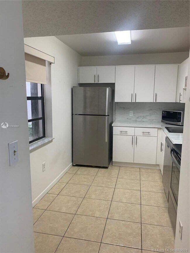 Building Photo - 8261 SW 128th St