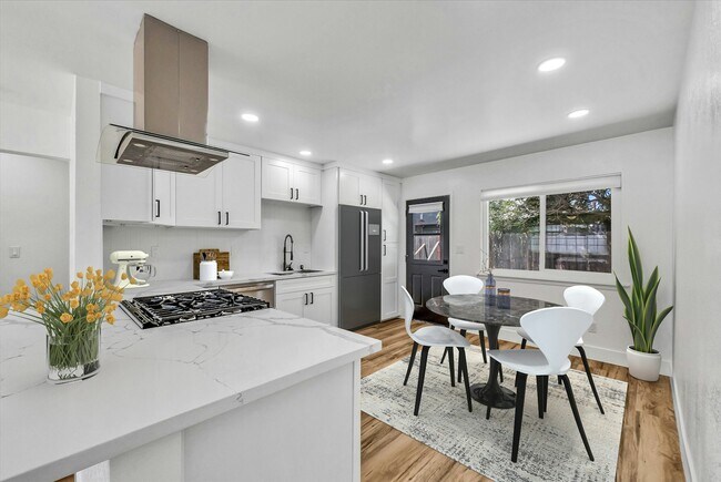 Building Photo - 18425 Patterson Ln