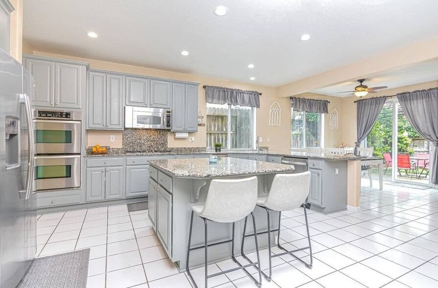 Building Photo - 8408 Arrowroot Cir