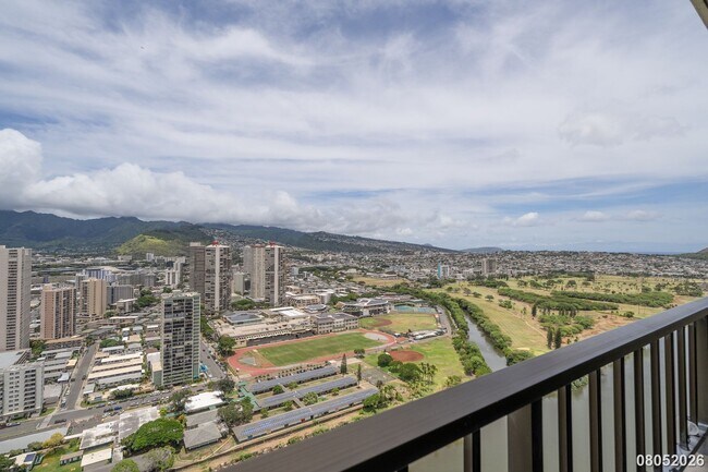 Building Photo - 2121 Ala Wai Blvd