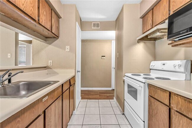 Building Photo - 1500 Olympia Way