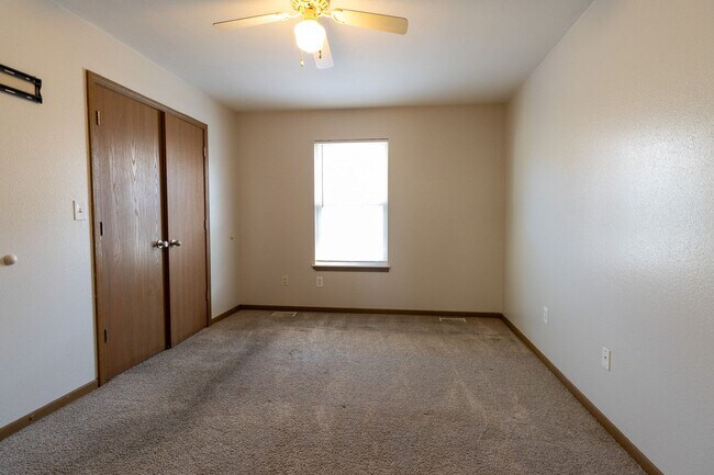 Building Photo - 1433-1435 Bodie Drive