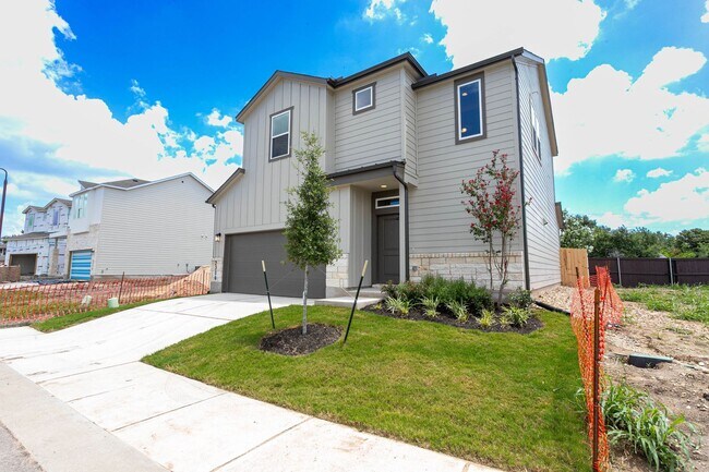 Building Photo - Beautiful 3 Bedroom, 3 Bathroom Home in Ro...