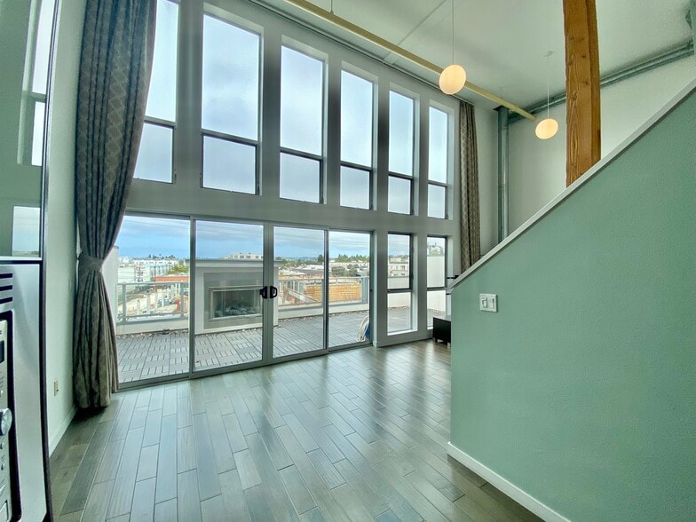 Building Photo - 4215 Glencoe Ave