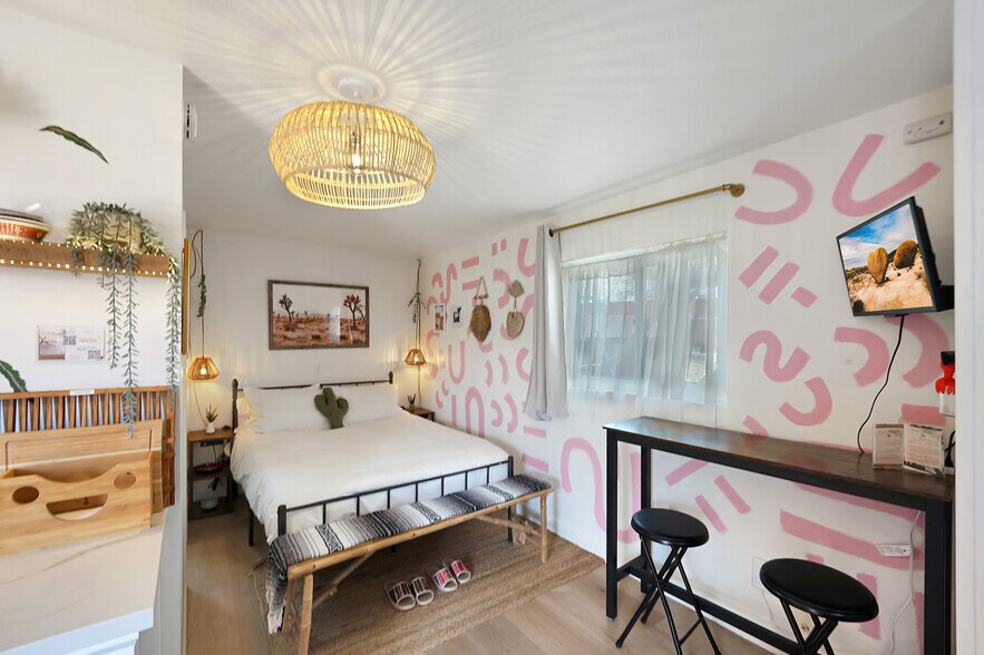 Building Photo - 61818 Terrace Dr