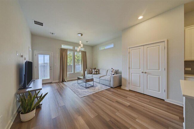 Building Photo - 17303 Emperador Dr