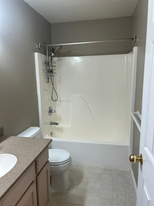 Building Photo - 12057 Regency Dr