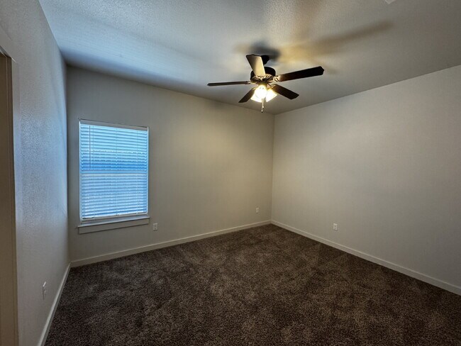 Building Photo - Beautiful Home Located Near Texas Tech Cam...