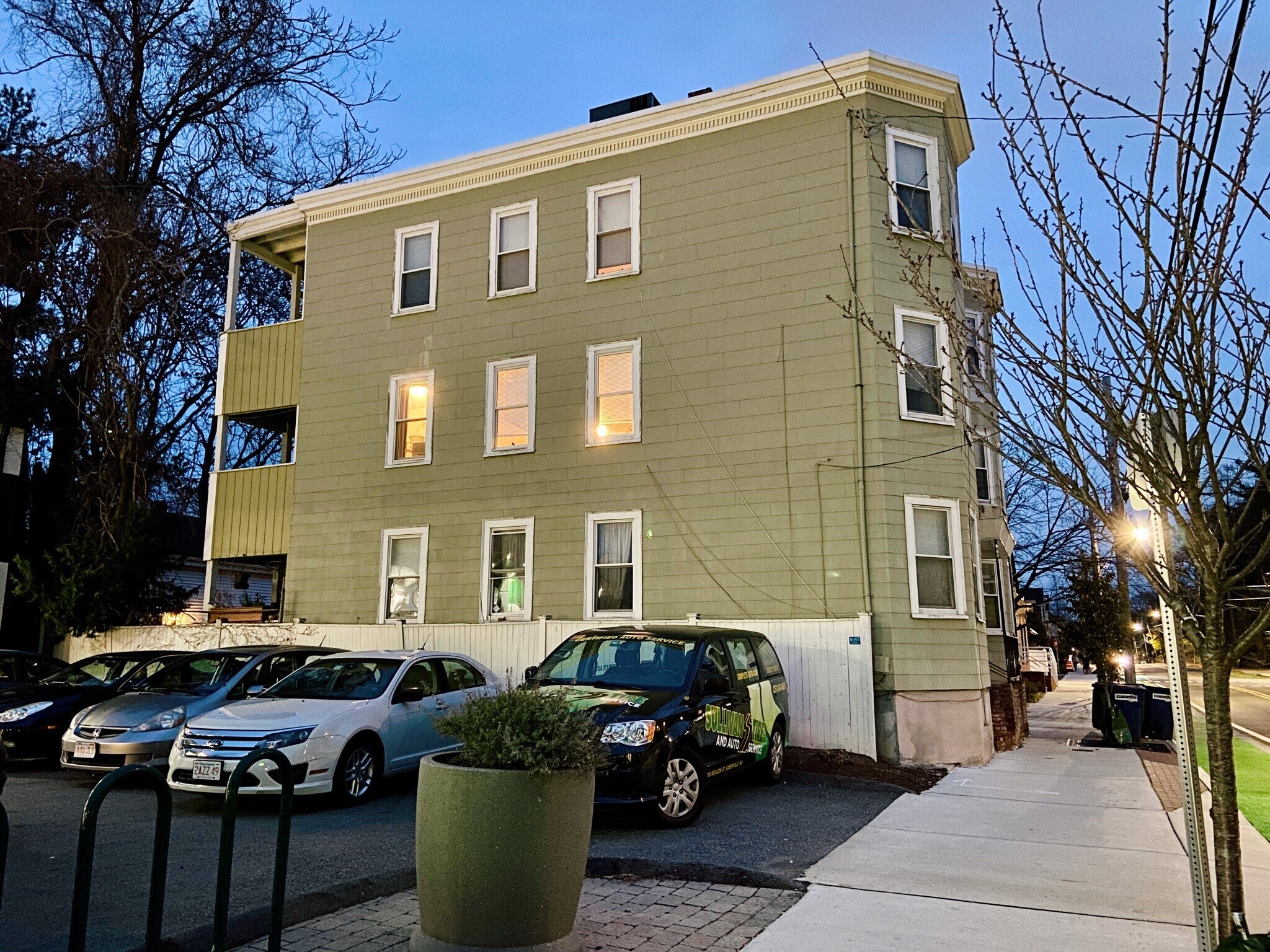 Building Photo - 257 Beacon St