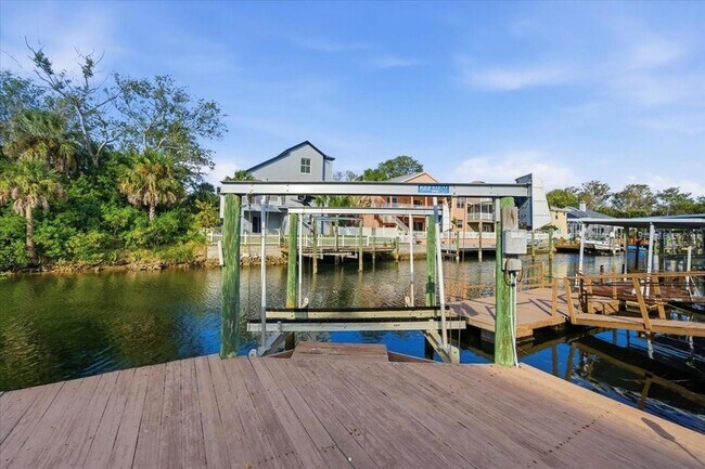 Building Photo - 7527 Hatteras Dr