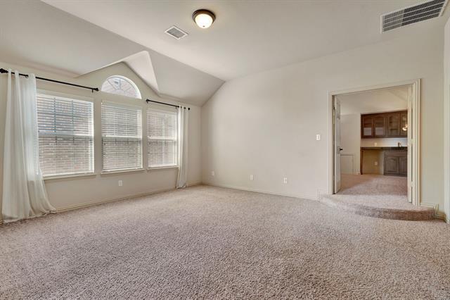 Building Photo - 3300 Lakeview Blvd