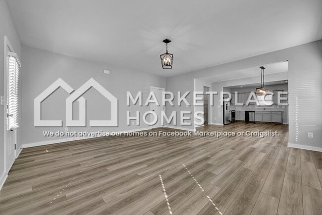 Building Photo - 142 Kings Wy