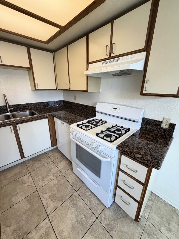 Building Photo - 503 S Adams St