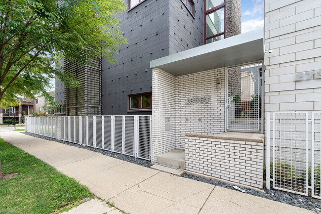 Building Photo - 1856 N Fairfield Ave