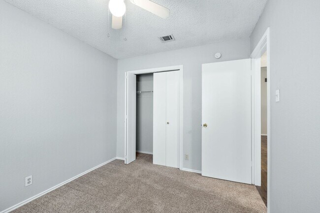 Building Photo - AUS6002 Parkwood