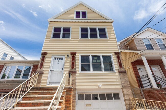 Building Photo - 86 Newman Ave