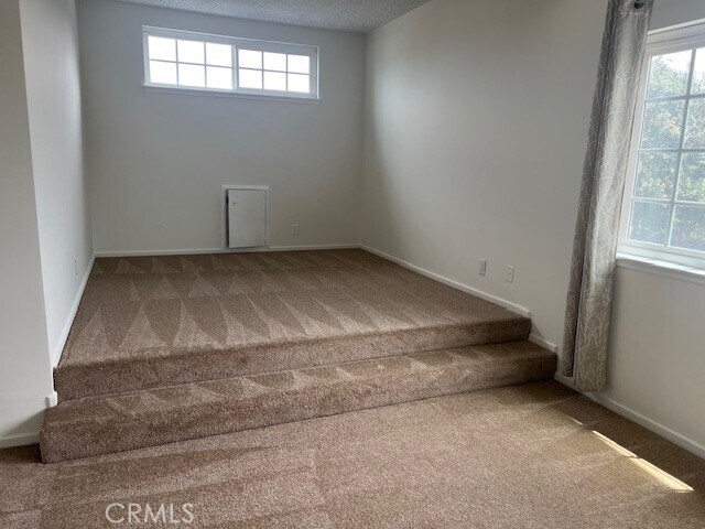 Building Photo - 20252 Everglades Ln