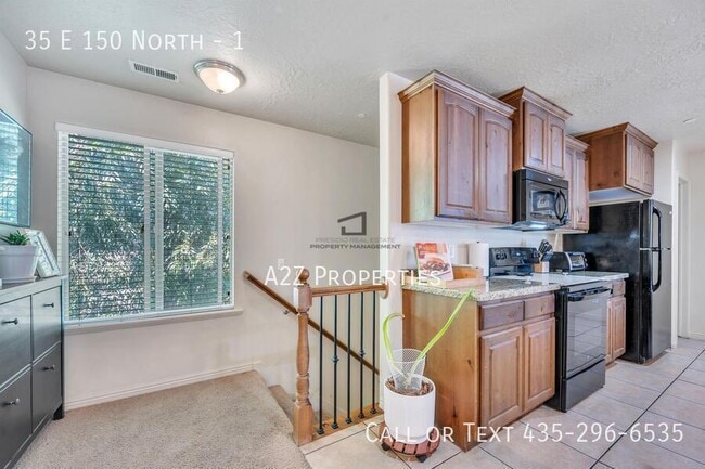 Building Photo - 35 E 150 N