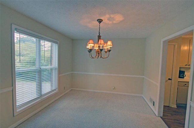 Building Photo - 1210 Rocky Rd