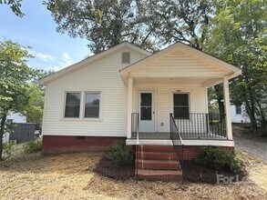Building Photo - 831 Cason St