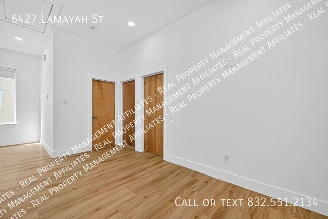Building Photo - 6427 Lamayah St