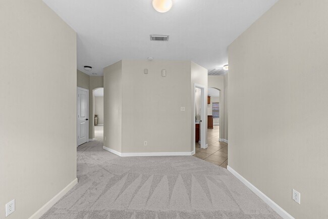 Building Photo - 4014 Pinecrest Hollow