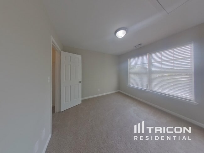 Building Photo - 296 Waxberry Ct
