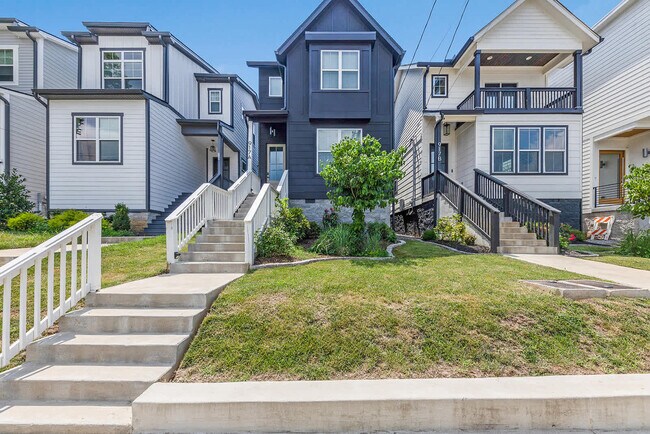 Building Photo - 917 31st Ave N